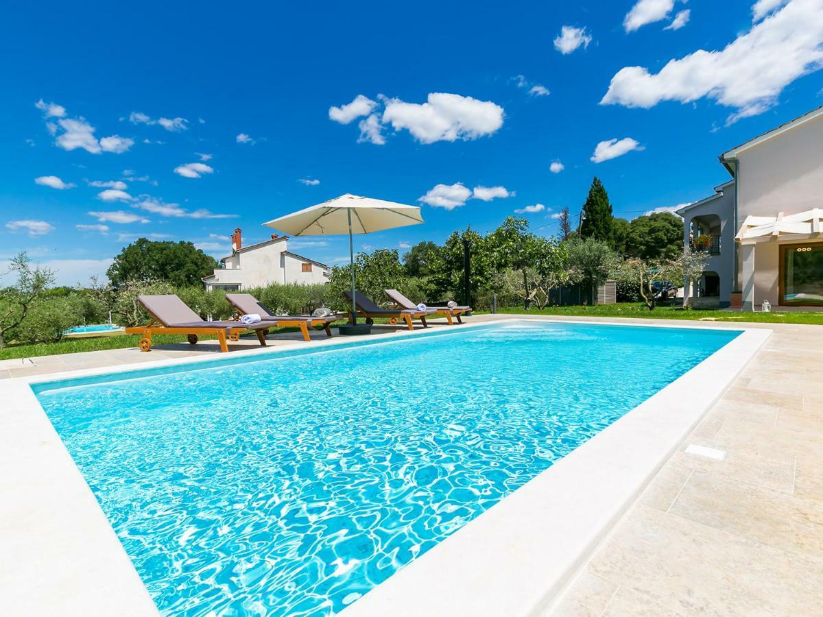 Pool Premium Apartment Vrsar Exteriör bild
