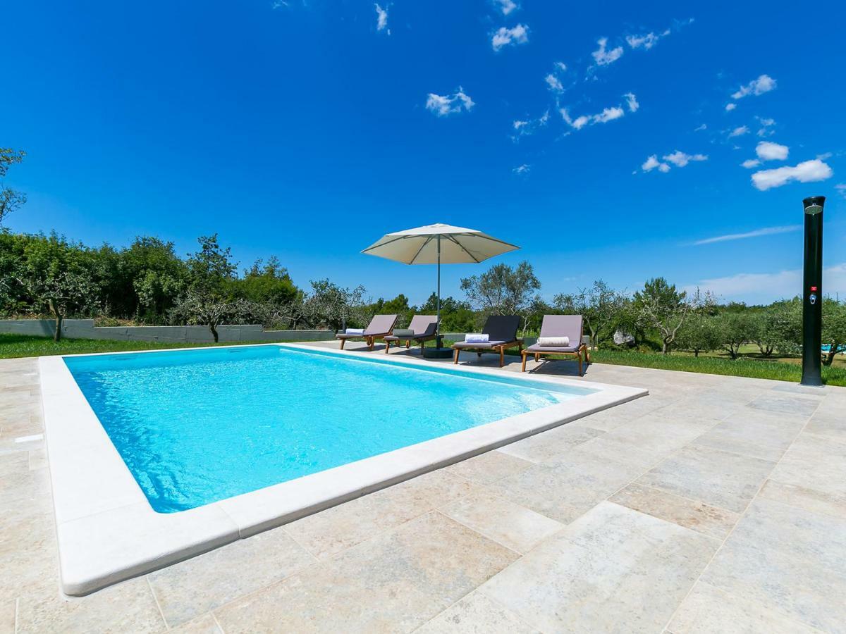 Pool Premium Apartment Vrsar Exteriör bild